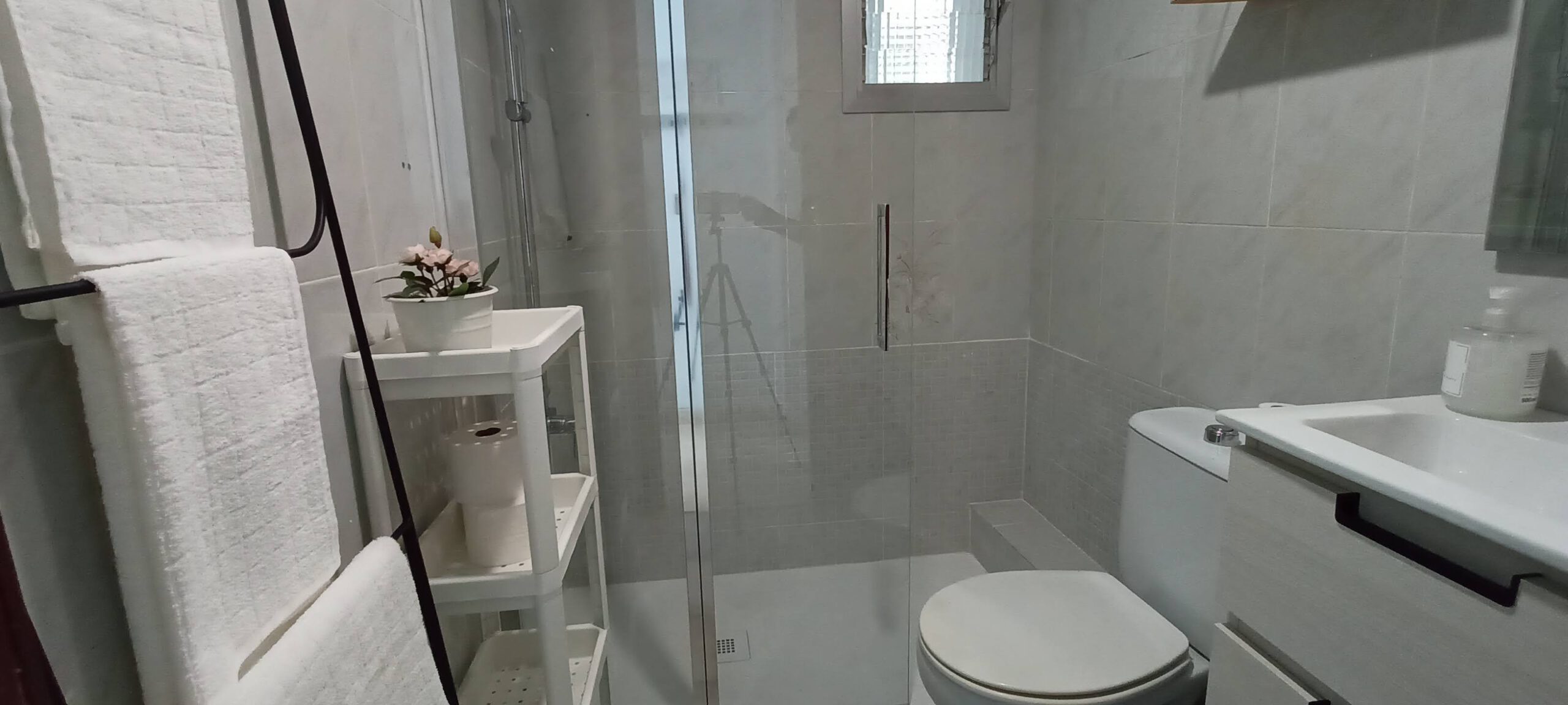 Baño tras relooking y con Home Staging 